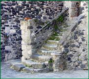 Escalier menant à une maison