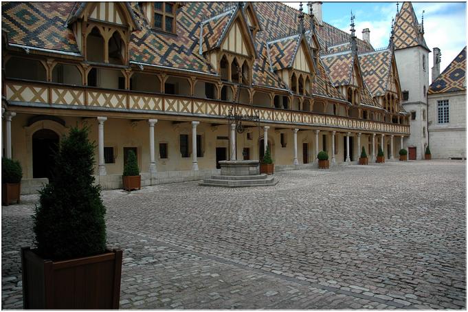 Une vue de la cour intérieure