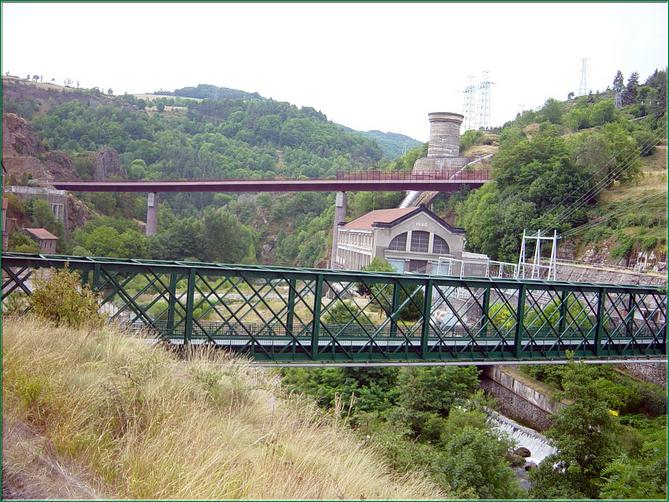 Monistrol dAllier  le viaduc de la Madeleine avec 3 travées... 