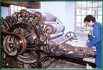 Le guide nous explique le foctionnement d'une des machines