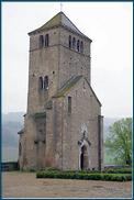 L'Eglise Romane a été construite dans la première moitié du XIIè siècle. C'est une ancienne église paroissiale dont la nef n'existe plus