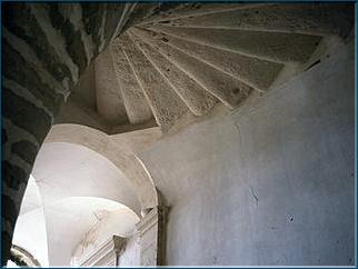 Escalier à vis spiralée date de lépoque Renaissance 