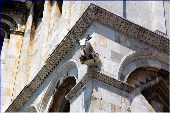 Détail de la sculpture
