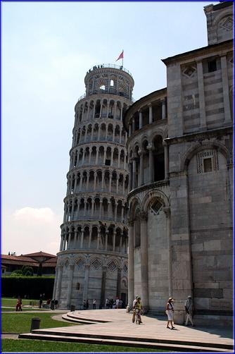 La Tour et le transept de la Cathédrale