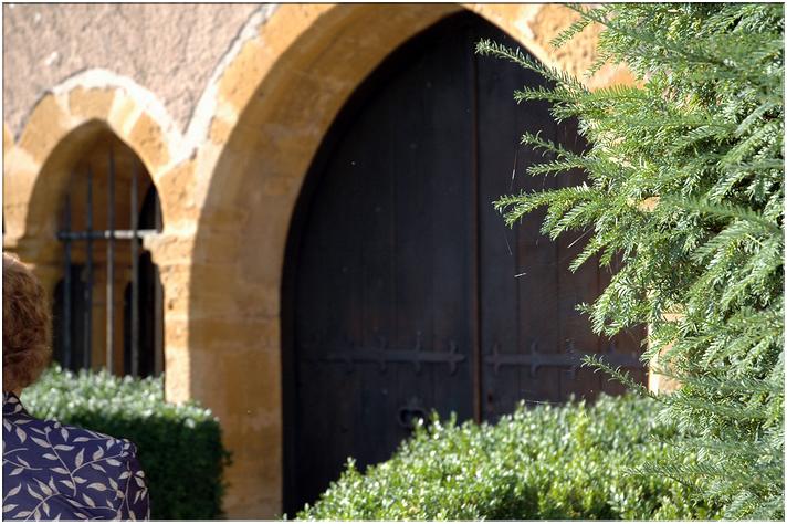 C'est au XIIIè S., que les Franciscains s'installèrent sur la paroisse de St Nizier sous Charlieu. 