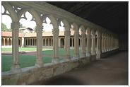 Le cloître, chef-d'oeuvre de l'art gothique.