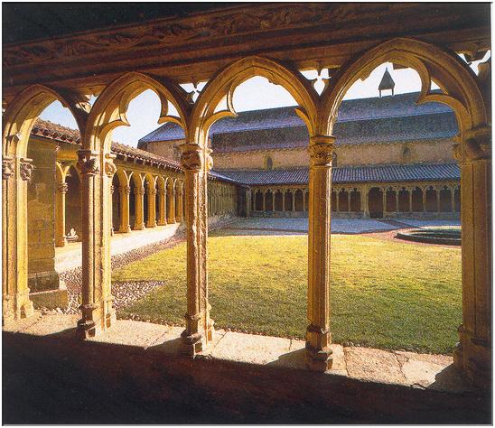 Cloître et église du Couvent des Cordeliers. 