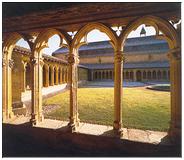 Cloître et église du Couvent des Cordeliers. 